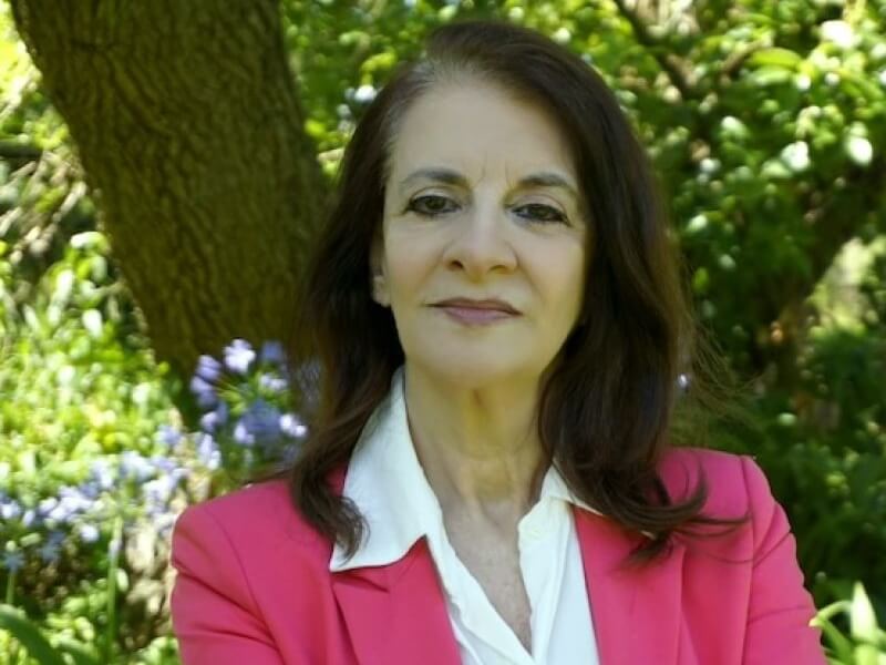 Photo of Silvia Zimmermann del Castillo in a garden